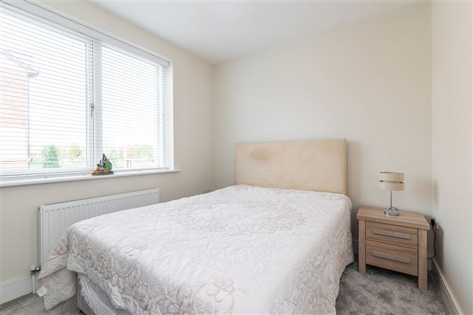 26 Larkfield Way, Leopardstown, Dublin 18