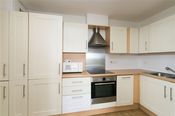 13 Rockbrae Hall, Ticknock Hill, Sandyford, Dublin 18