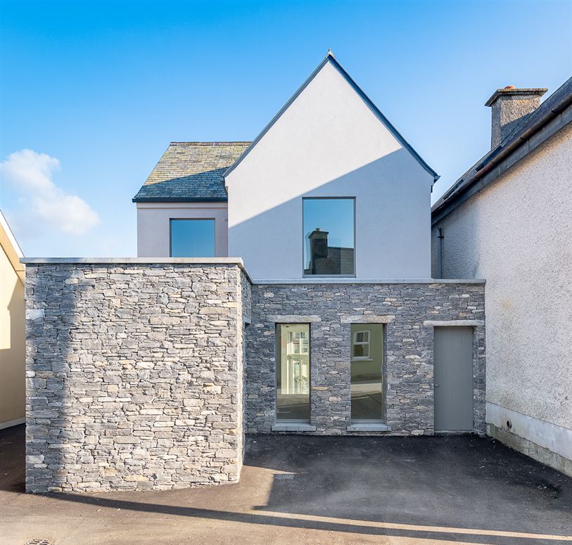 Pound Lane, Kenmare, Kerry