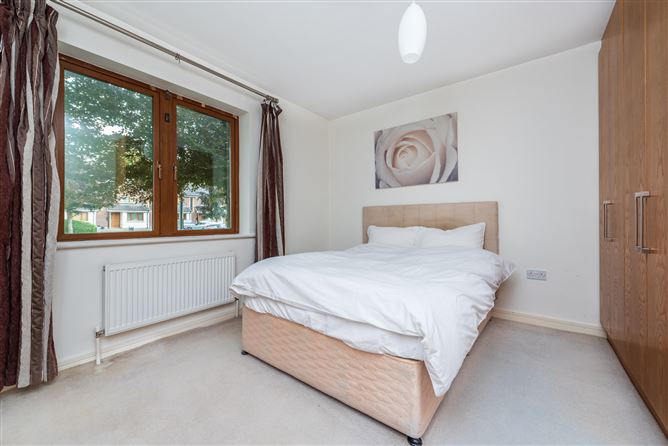 https://photos-a.propertyimages.ie/media/0/4/4/4943440/cb974db3-118c-4a1f-bf45-24dd7c71b81a_l.jpg