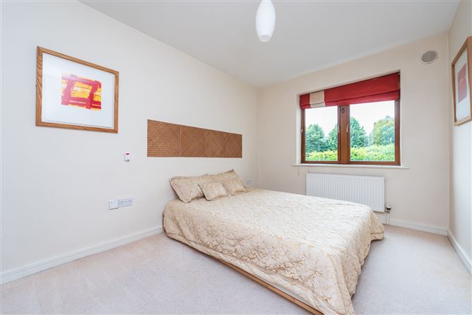 https://photos-a.propertyimages.ie/media/0/4/4/4943440/cb974db3-118c-4a1f-bf45-24dd7c71b81a_l.jpg