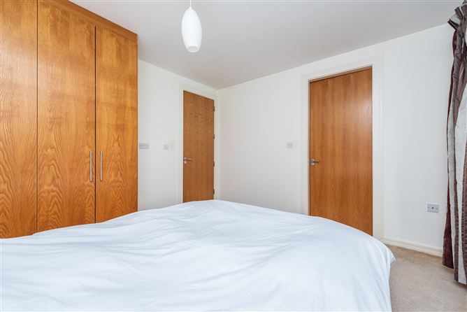https://photos-a.propertyimages.ie/media/0/4/4/4943440/cb974db3-118c-4a1f-bf45-24dd7c71b81a_l.jpg