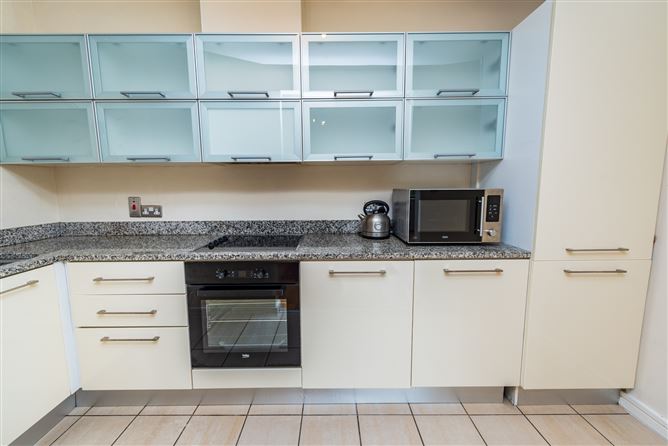 https://photos-a.propertyimages.ie/media/0/4/4/4943440/cb974db3-118c-4a1f-bf45-24dd7c71b81a_l.jpg