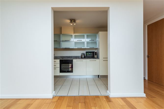 https://photos-a.propertyimages.ie/media/0/4/4/4943440/cb974db3-118c-4a1f-bf45-24dd7c71b81a_l.jpg