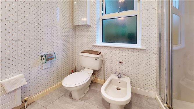 https://photos-a.propertyimages.ie/media/0/4/4/4962440/e6b2dfd5-af3c-4078-b778-198aad2f522e_l.jpg