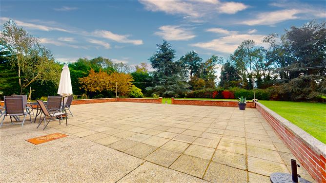 https://photos-a.propertyimages.ie/media/0/4/4/4962440/e6b2dfd5-af3c-4078-b778-198aad2f522e_l.jpg