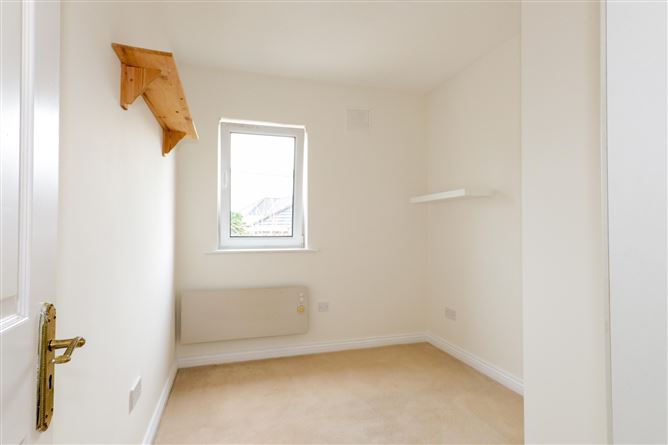 25 Glenmore, College Road, Galway