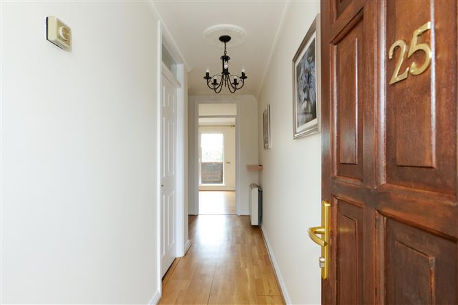 25 Glenmore, College Road, Galway