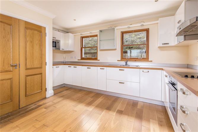 9 Estuary Court, Rochestown, Cork