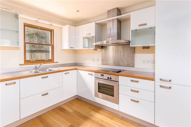 9 Estuary Court, Rochestown, Cork