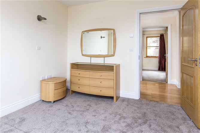 9 Estuary Court, Rochestown, Cork