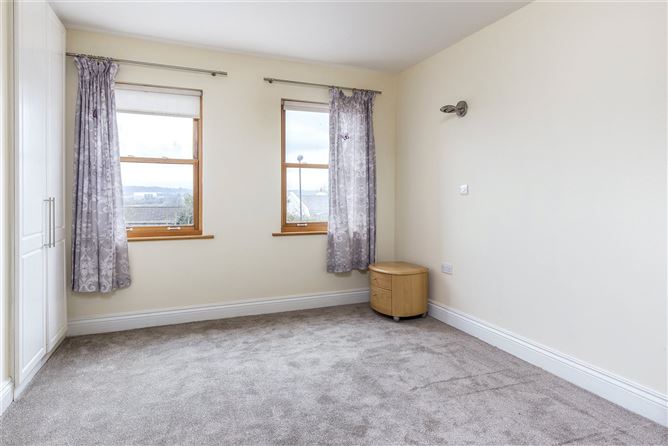9 Estuary Court, Rochestown, Cork