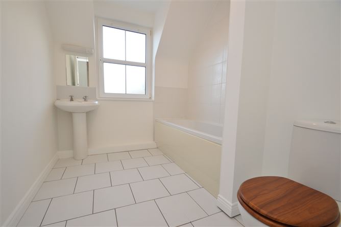 7 Pairc Na Gleann, Ballycotton, Cork