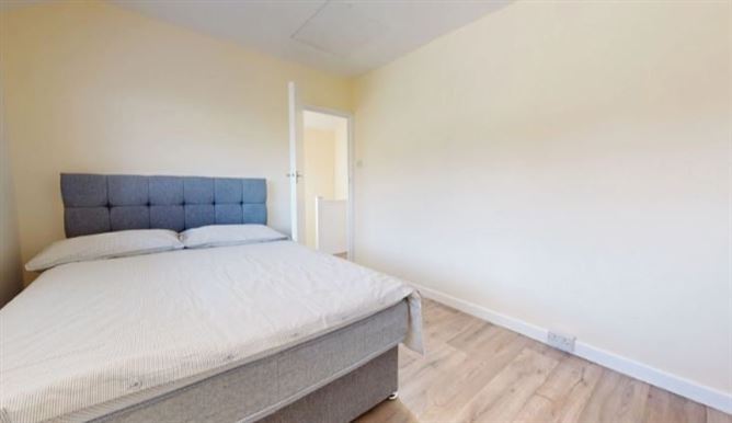 https://photos-a.propertyimages.ie/media/0/4/6/4937640/c72454f2-a947-4e83-8dbb-50bcd4acc1eb_l.jpg