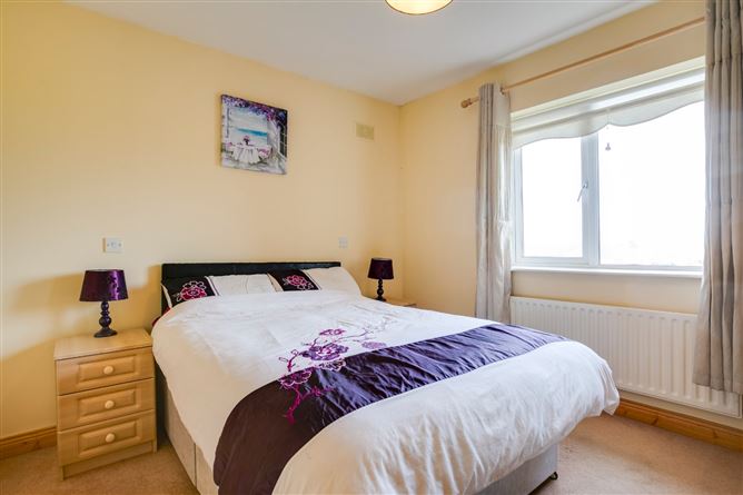 54 Wood Dale View, Ballycullen, Dublin 24