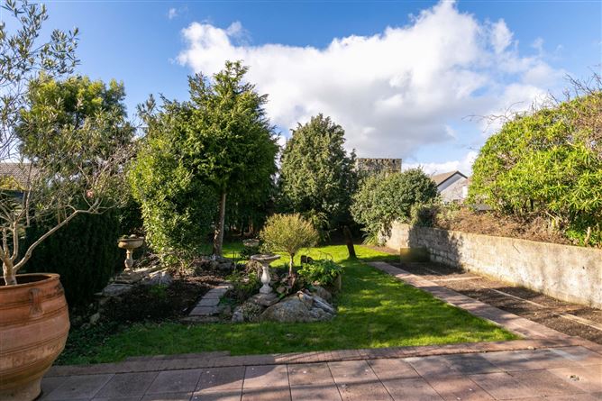 28 Villarea Park, Glenageary, County Dublin