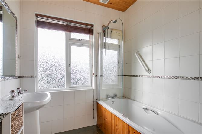 28 Villarea Park, Glenageary, County Dublin