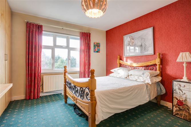 28 Villarea Park, Glenageary, County Dublin
