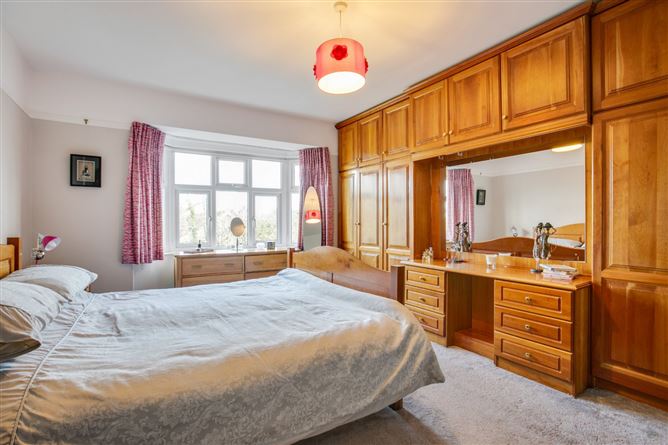 28 Villarea Park, Glenageary, County Dublin