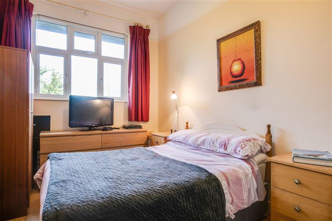28 Villarea Park, Glenageary, County Dublin