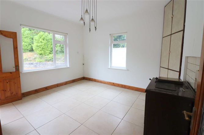 Sunnybank, School Road, Castlegar, Galway, County Galway