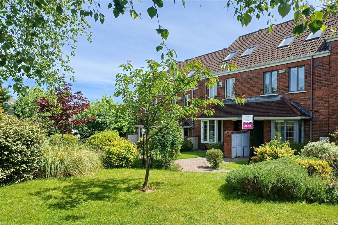 7 The Courtyard, Foxrock Park, Foxrock, Dublin 18