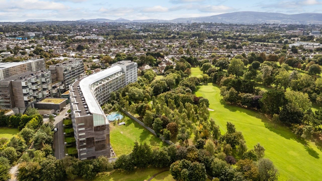 24 The Links, Elmpark Green, Merrion, Dublin 4