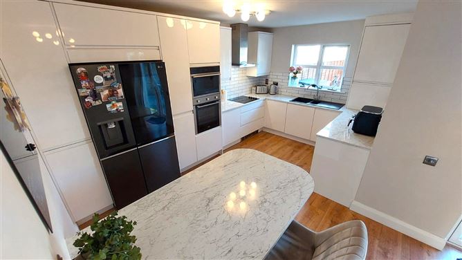 Photo 5 of 15 — 12 Farmlea Manor, Abbey Rd, Ferrybank, Waterford