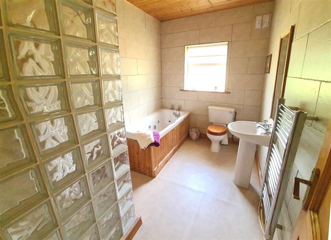 Cullenrevagh, Carrick- Shannon, Hill Street, Roscommon