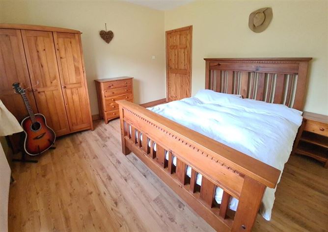 Cullenrevagh, Carrick- Shannon, Hill Street, Roscommon