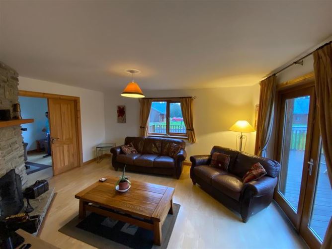 12 Drumcoura Lake Resort, Ballinamore, Leitrim