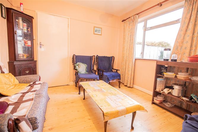 63, Shanowen Park, Santry, Dublin 9