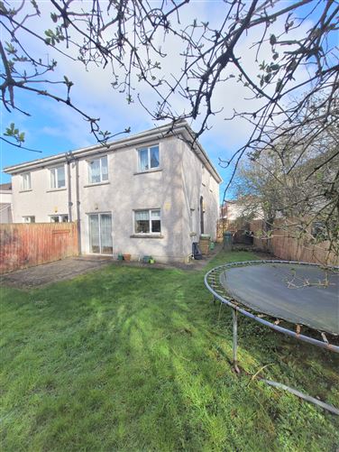 8 Hillview, Cahir, Tipperary