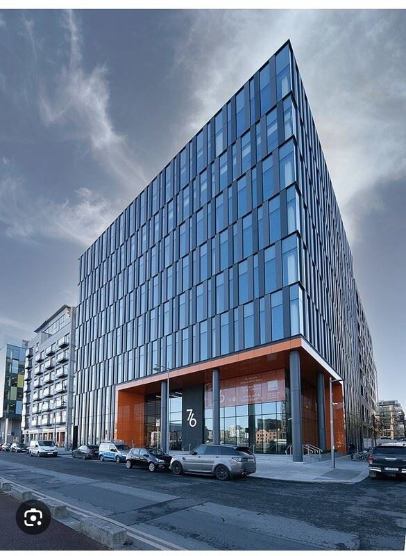 En-suite in an 2 bedroom apt in Sir, Dublin