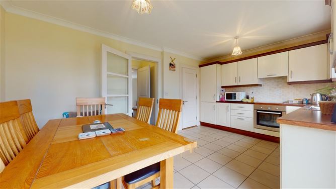 44 Carrabeag, Newport Road, Castlebar, Co. Mayo