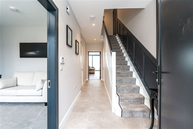2 Whitegate, Sandyford Village, Sandyford, Dublin 18