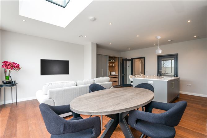 Photo 11 of 27 — 2 Whitegate, Sandyford Village, Sandyford, Dublin 18