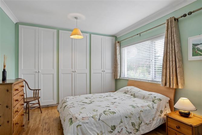 Photo 20 of 35 — 20 Lakelands Avenue, Stillorgan, County Dublin
