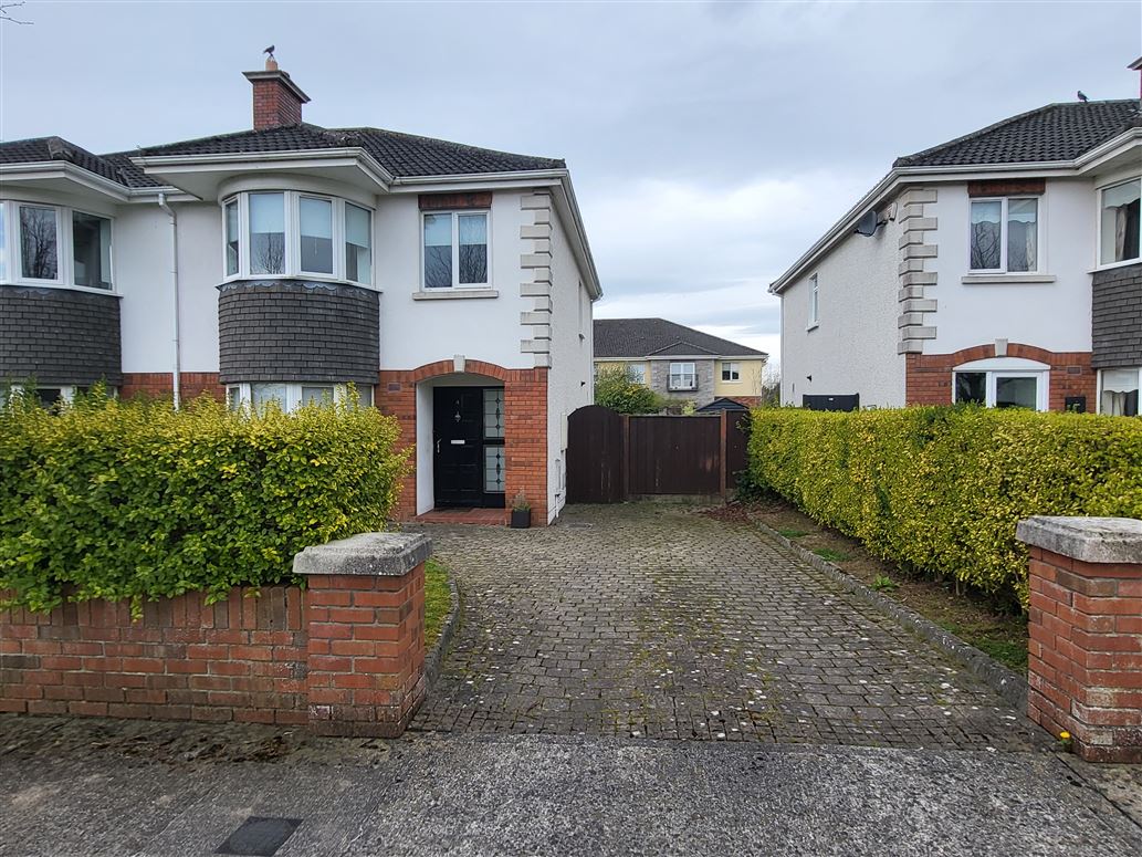4 Oak Glade Close, Naas, County Kildare
