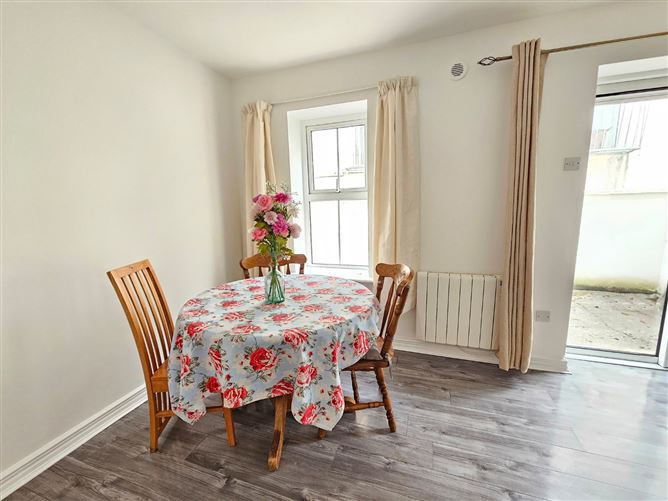 18 Parnell Court, Summerhill, Ennis, Co. Clare
