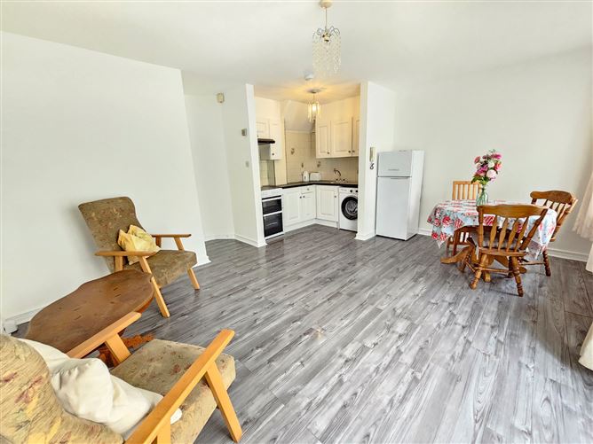 18 Parnell Court, Summerhill, Ennis, Co. Clare