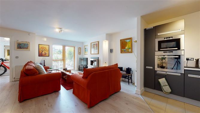 16 Brennanstown Square, Cabinteely, Dublin 18