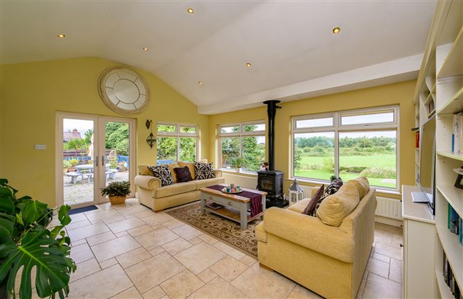 “Riocht Na Si”, Fairyhouse Road, Ratoath, Meath