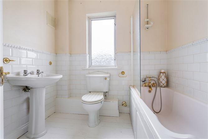 12 Riverwood Grove, Carpenterstown Road, Castleknock, Dublin 15