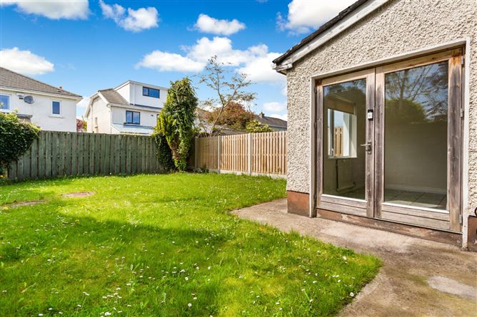 12 Riverwood Grove, Carpenterstown Road, Castleknock, Dublin 15