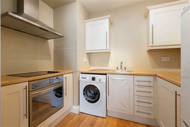 72 The Oval, Tullyvale, Cabinteely, Dublin 18