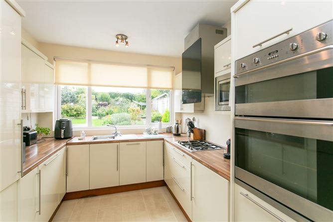 54 Lakelands Close, Stillorgan, Co. Dublin