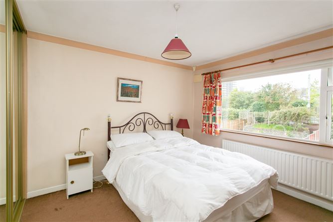 54 Lakelands Close, Stillorgan, Co. Dublin