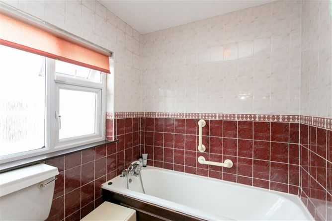 54 Lakelands Close, Stillorgan, Co. Dublin