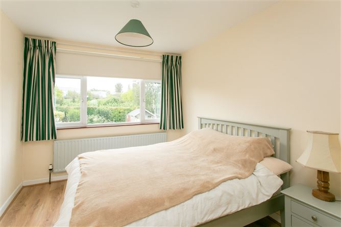 54 Lakelands Close, Stillorgan, Co. Dublin